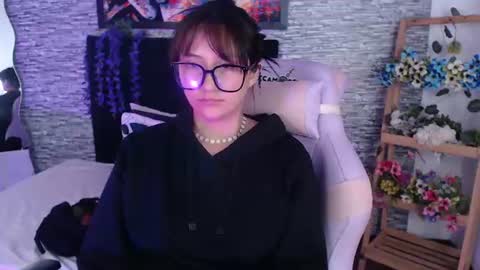eyes moon online show from June 15, 2:20 pm