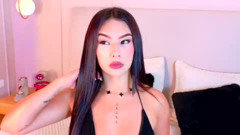 eymicooper online show from December 2, 9:02 pm