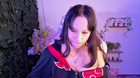 eymmy_24 online show from May 3, 2:17 am