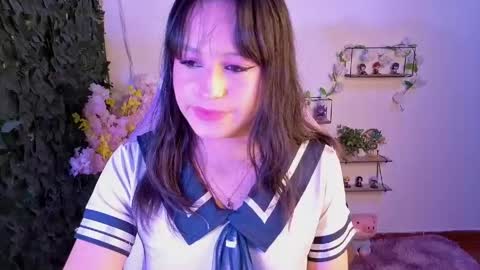 eymmy_24 online show from May 4, 2:18 am