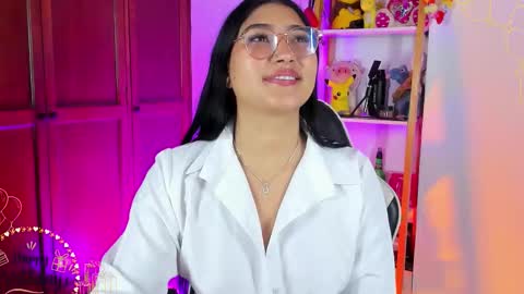 Snapshot of eymy_hadid_ chatting on October 21, 1:00 am Emily online show from October 21, 1:00 am