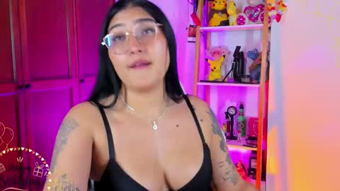 Snapshot of eymy_hadid_ chatting on October 22, 1:09 am Emily online show from October 22, 1:09 am