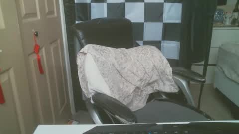 Ezra Naamah online show from March 6, 9:42 pm