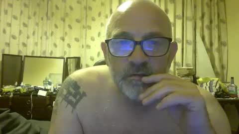 f1zzeek online show from May 28, 11:14 pm