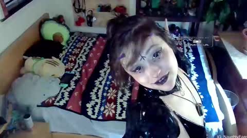 faewildflower online show from November 26, 5:59 am