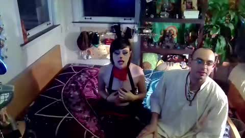 faewildflower online show from November 14, 6:04 am