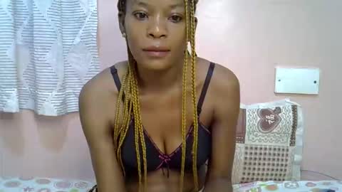 faizah_ online show from March 25, 12:17 am
