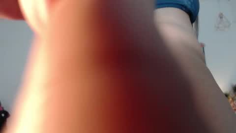 Layla online show from October 3, 6:27 pm