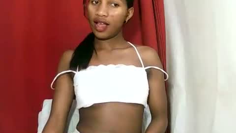 Snapshot of faniriah27 chatting on October 2, 7:45 pm faniriah27 online show from October 2, 7:45 pm