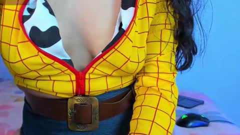 Snapshot of fantastic_asians2 chatting on October 16, 10:41 pm Ale online show from October 16, 10:41 pm