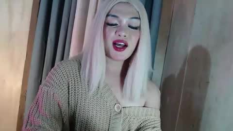 DANIELLA - DONT FORGET TO GIVE ME A THUMBSU UP online show from April 29, 11:04 am