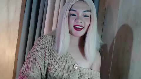 DANIELLA - DONT FORGET TO GIVE ME A THUMBSU UP online show from April 29, 9:30 pm