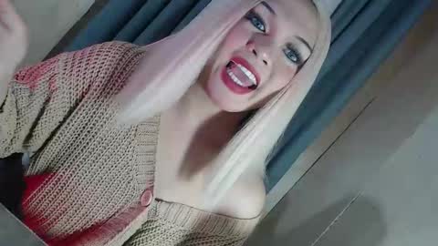 DANIELLA - DONT FORGET TO GIVE ME A THUMBSU UP online show from February 24, 11:02 am