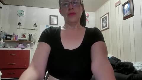 Snapshot of fapqueenc17 chatting on September 22, 5:44 am Scarlett online show from September 22, 5:44 am