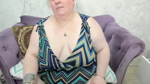 fashiona online show from March 1, 12:01 pm