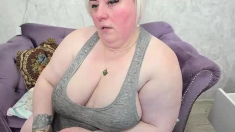 fashiona online show from March 3, 9:05 pm