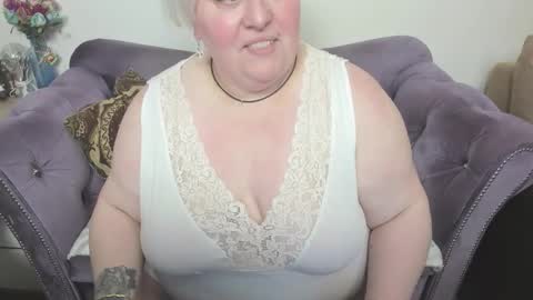 fashiona online show from December 22, 7:09 pm