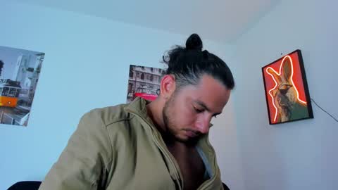 favid95 online show from April 30, 8:57 pm