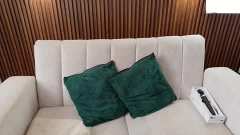 Feelena online show from March 9, 5:28 pm