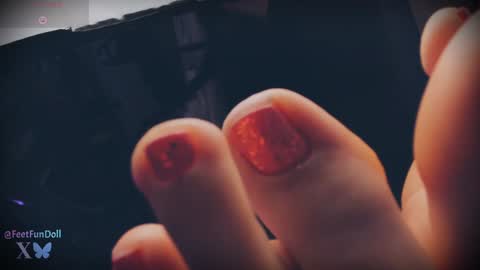 Lisa Dove aka FeetFunDoll online show from December 17, 11:49 pm