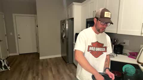 Ethan Slayher online show from June 1, 3:30 am