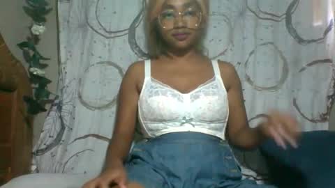 felicie515247 online show from March 12, 11:58 am