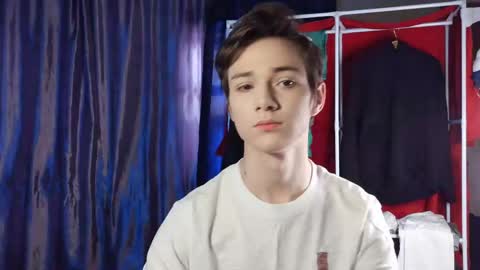 felix_morison online show from March 17, 6:40 am