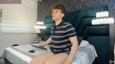 Femboy Max online show from June 23, 11:39 am