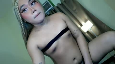 femboy_veronica online show from June 22, 9:39 am