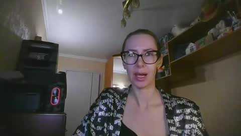 feraliss online show from April 3, 9:44 pm