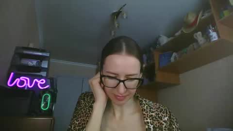 feraliss online show from March 10, 9:02 am