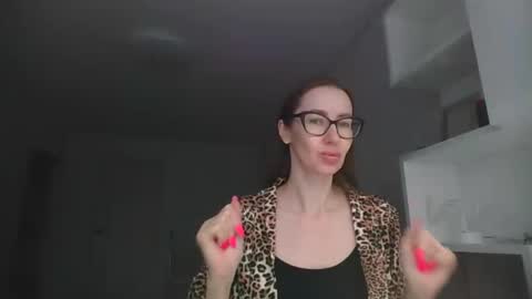 feraliss online show from April 5, 1:52 pm