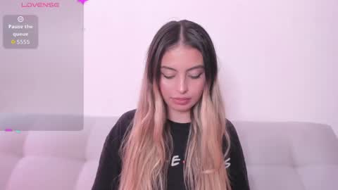 fernanda  online show from May 11, 4:04 pm