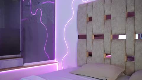 fernanda_thail_ online show from April 27, 8:17 pm