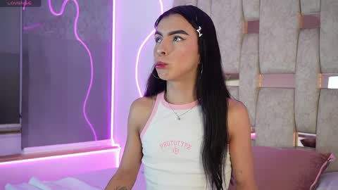 fernanda_thail_ online show from April 30, 9:30 pm