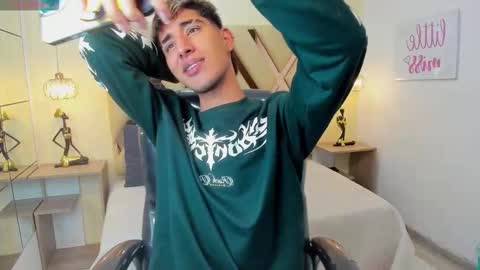 FER PHOENIX online show from November 23, 3:15 am