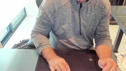 Snapshot of fhetzl chatting on October 7, 12:39 am fhetzl online show from October 7, 12:39 am