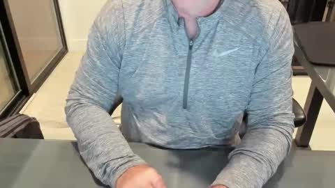 Snapshot of fhetzl chatting on October 1, 2:10 am fhetzl online show from October 1, 2:10 am