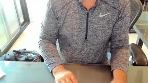 Snapshot of fhetzl chatting on October 8, 11:10 pm fhetzl online show from October 8, 11:10 pm