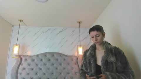   online show from June 18, 11:48 am