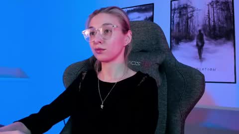 Snapshot of filipinaadams chatting on March 6, 5:46 am cap and Lana  online show from March 6, 5:46 am