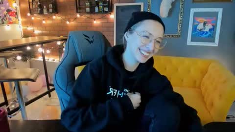 Snapshot of filipinaadams chatting on September 18, 12:14 am cap and Lana  online show from September 18, 12:14 am