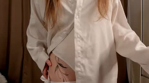 Anny online show from March 13, 8:23 pm