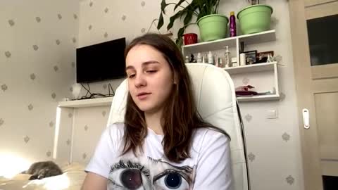 Keite wanna play  Meow online show from February 10, 11:24 am