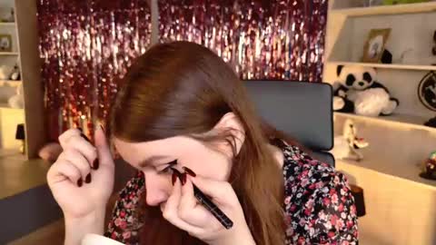 fiora online show from May 6, 5:35 am
