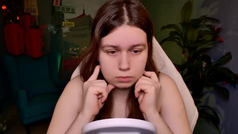 fiora online show from March 9, 5:45 am