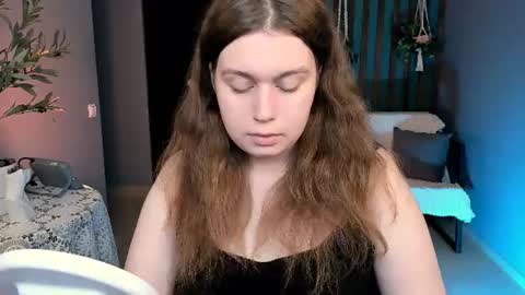 fiora online show from July 13, 7:01 am