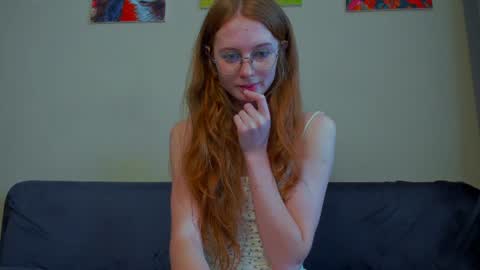 fire_luna online show from June 28, 11:28 am