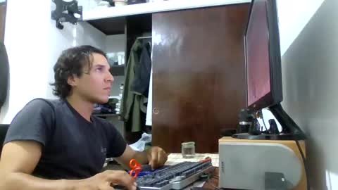 Ricardo online show from January 2, 2:33 am