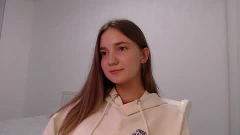 fireflies_fly_ online show from September 14, 7:48 pm